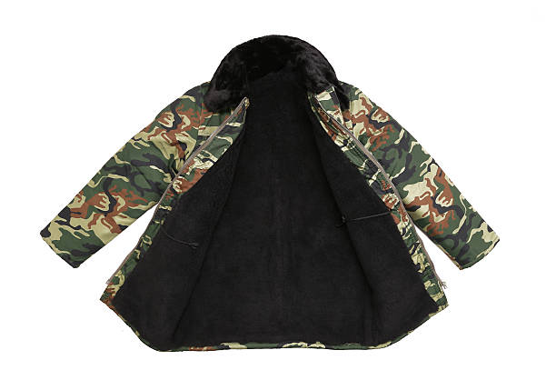 カモフラージュ冬のジャケットにブラックの襟 - military uniform ストックフォトと画像