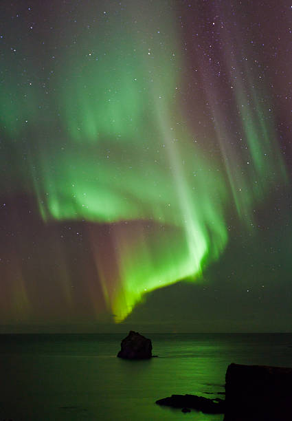 オーロラの光 - star shape sky star aurora borealis ストックフォトと画像