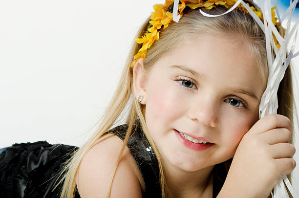 little girl whit flowers