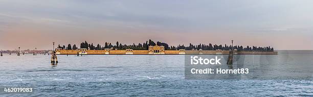 San Michele Cimitero Venezia - Fotografie stock e altre immagini di Ambientazione esterna - Ambientazione esterna, Architettura, Arrangiare