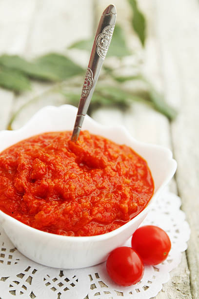 piccante salsa indiana - chutney jar tomato preserved foto e immagini stock