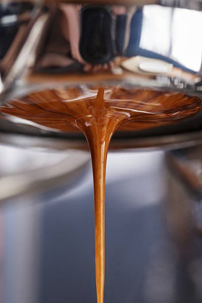 istock Espresso extraction with bottomless portafilter 462080091