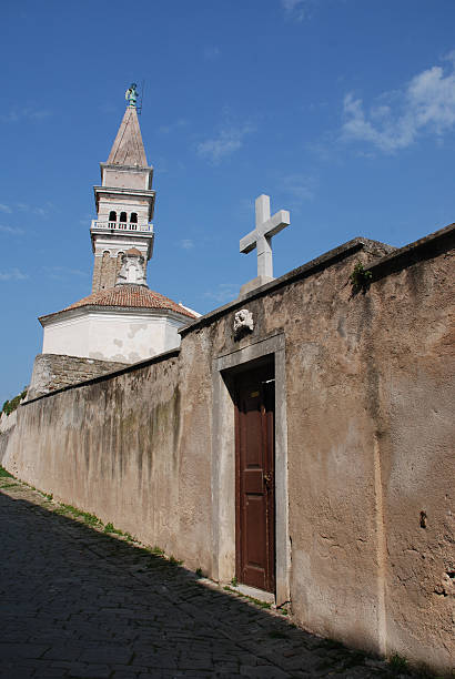 istock Cerkev S.V. Giorgio, Piran, Slovenia 462101423