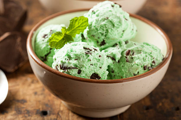istock Organic Green Mint Chocolate Chip Ice Cream 462131863