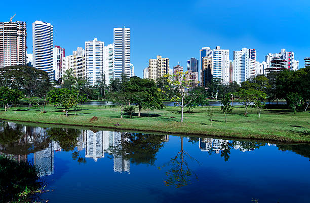 istock city ​​lake buildings 462138881