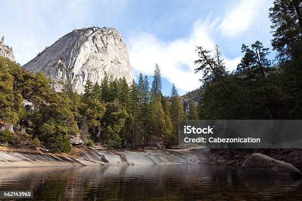 Yosemite Foto de stock y más banco de imágenes de Agua - Agua, Aire libre, California