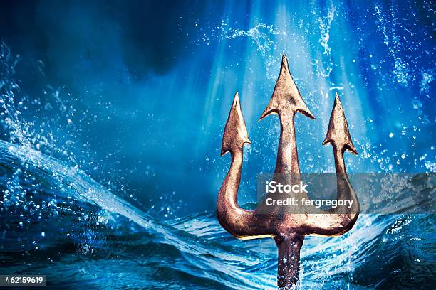 Trident Auf Einen Beeindruckenden Hintergrund Stockfoto und mehr Bilder von Neptun - Römischer Gott - Neptun - Römischer Gott, Gott, Altertümlich
