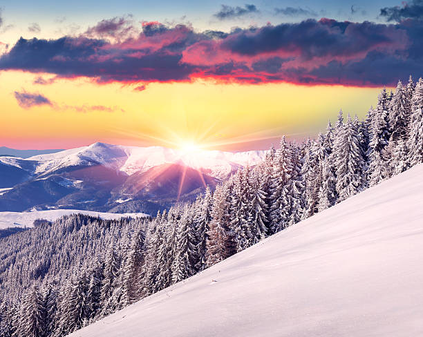 istock Beautiful winter sunrise in the mountains 462163327