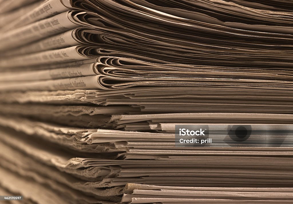 Lotes de periódicos - Foto de stock de Abundancia libre de derechos