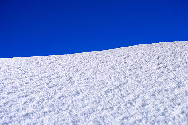 istock Blue sky and snowy field 462171869