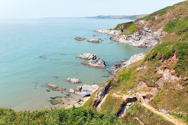 baía whitsand costa da cornualha inglaterra reino unido direcção de looe - plymouth england imagens e fotografias de stock