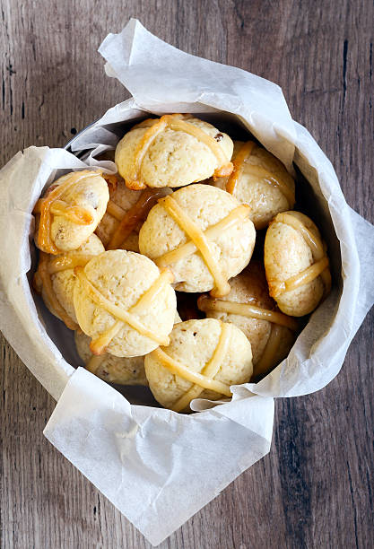 istock Hot cross buns cookies 462195211