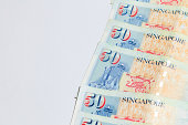 singapur-dollar-schein.jpg?b=1&s=170x170&k=20&c=HAM4f5p3ZkC5j4h0nylPCL4UHB2llSSY4SJeYcfU1Yc=