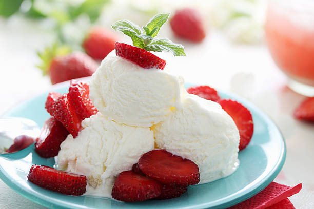 バニラアイスクリーム、ベリー - raspberry berry fruit gourmet isolated ストックフォトと画像