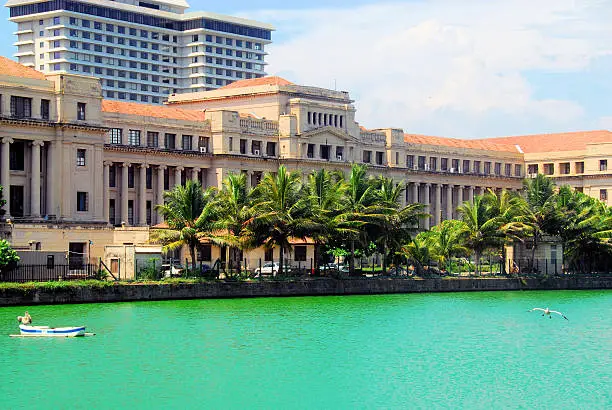 Colombo, Sri Lanka: Hilton Hotel and the Colonial secretariat building, now the Ministry of Finance / Treasury, facing Beira Lake - Fort - photo by M.Torres