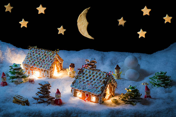 istock Cozy gingerbread cottage in snow 462239151