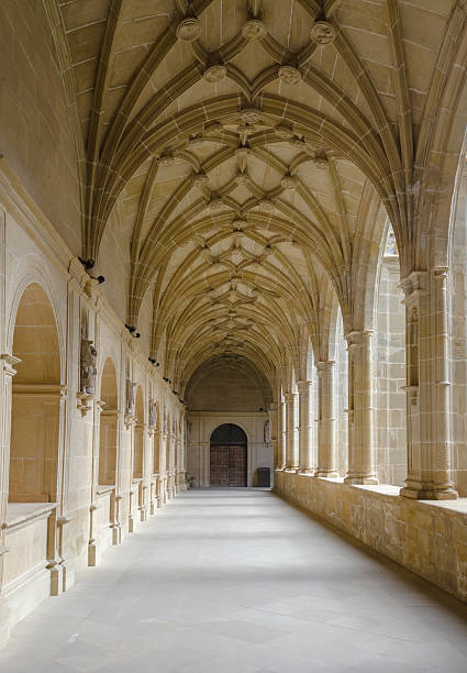 istock Medieval cloister in Spain 462242447