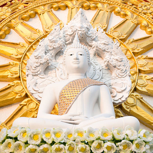 istock Sitting buddha on lotus 462259679
