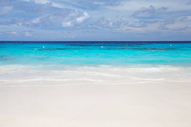 istock Blue clear sea with waves and sky 462269635