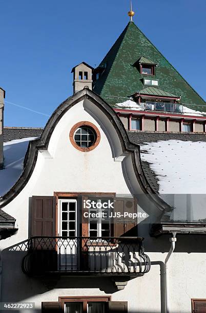 Vista Della Strada St Moritz Dorf Svizzera - Fotografie stock e altre immagini di Alpi - Alpi, Alpi svizzere, Ambientazione esterna