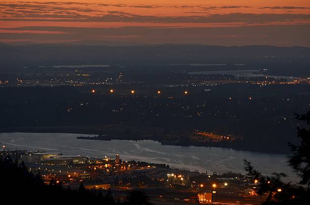 istock Portland Sunset Industrial 462278189