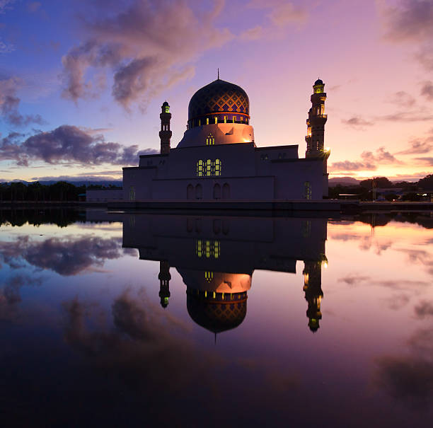 istock Kota Kinabalu floating mosque at Sabah, Borneo, Malaysia 462284869