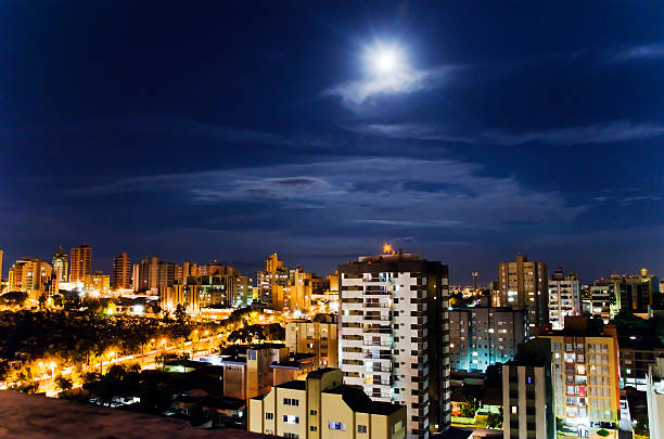 istock city ​​night Londrina 462372175