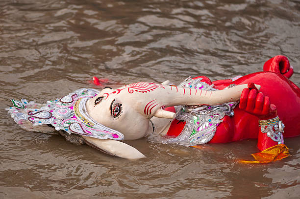 istock Lord Ganesha returned to Hoogly, Kolkata, India. 462395781
