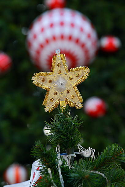 istock christmas tree with colorful balls 11 462413965