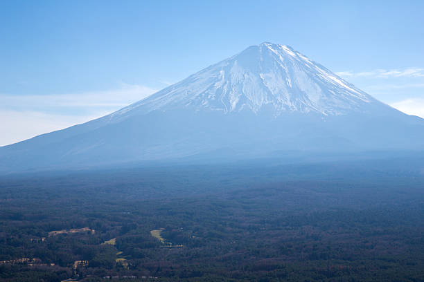 istock fujisan yamanaka japan 462415439