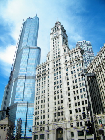 Edificio Wrigley y Trump Tower photo