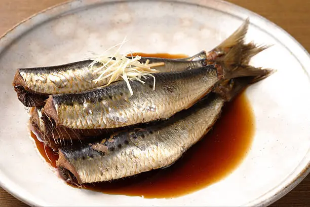 Photo of sardine stewed in soy-flavored broth