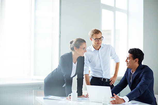 istock Business people discuss ideas and plans at meeting 462504583