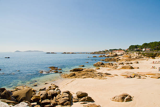 san vicente beach en el grove, galicia, españa - arboleda fotografías e imágenes de stock