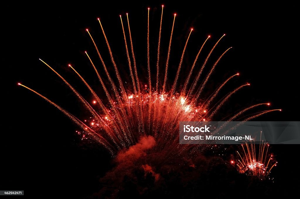 Rojo fuegos artificiales - Foto de stock de Acontecimiento libre de derechos