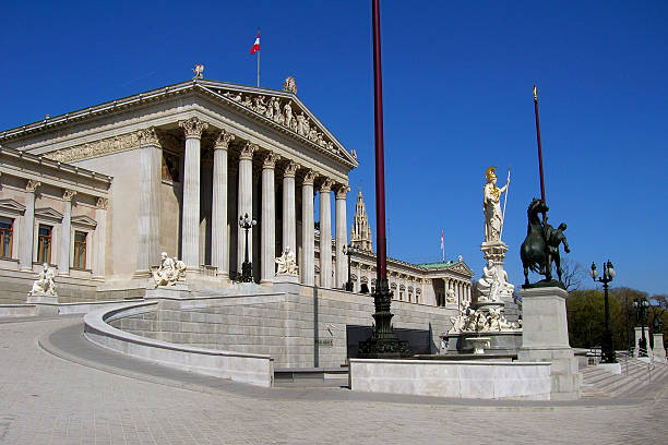 viena - colonnade column architecture austria fotografías e imágenes de stock