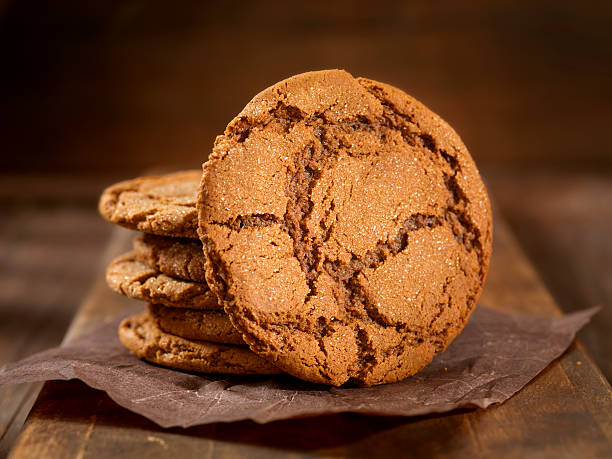 ingwerkeks cookies - molasses stock-fotos und bilder