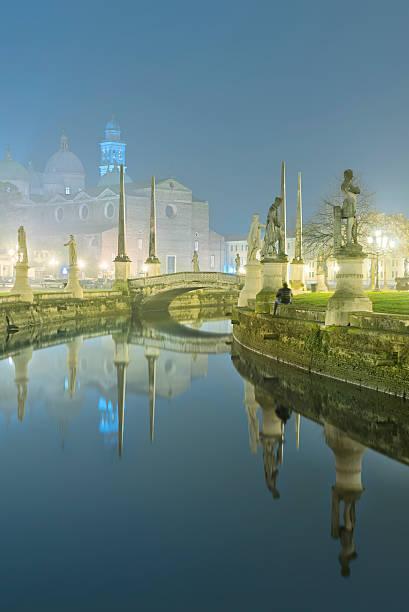 Cтоковое фото Padova в ночь