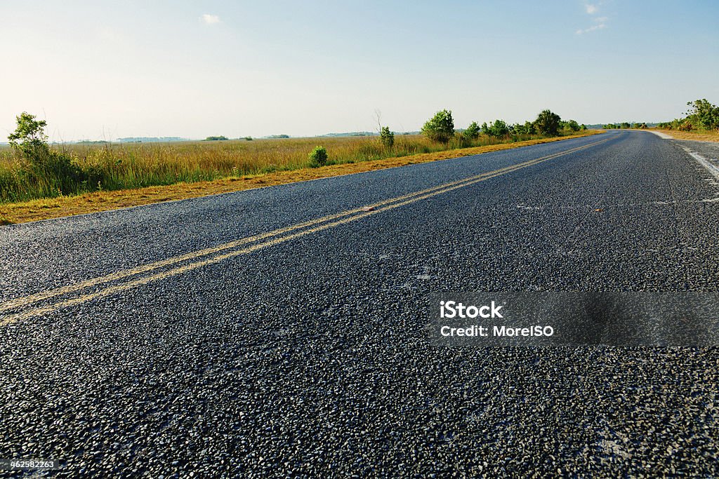 Strada di campagna - Foto stock royalty-free di Ambientazione esterna