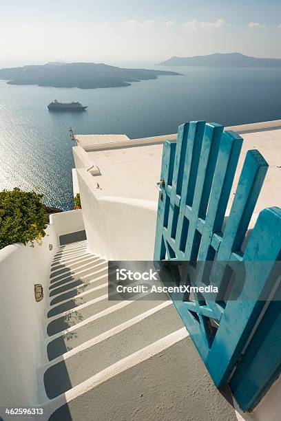 Santorini - Fotografias de stock e mais imagens de Arquitetura - Arquitetura, Azul, Casa