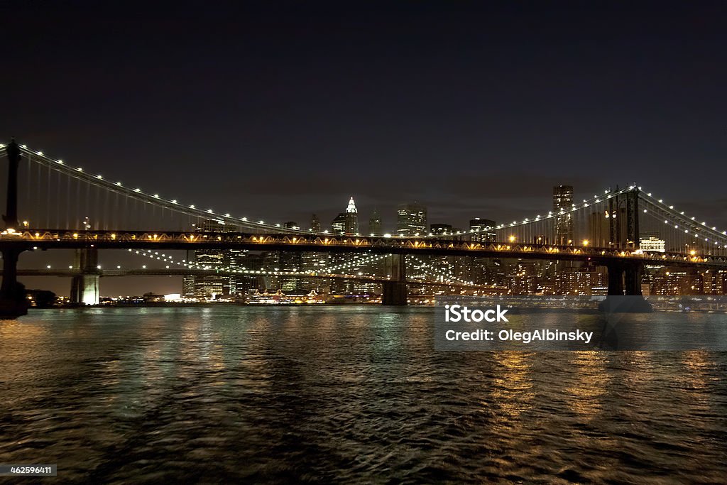 Manhattan Bridge in der Nacht, New York City - Lizenzfrei Brooklyn Bridge Stock-Foto