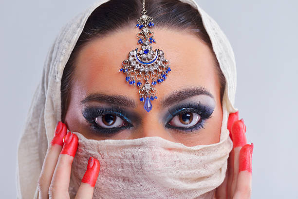 istock Beautiful Woman Luxury Makeup 462597023