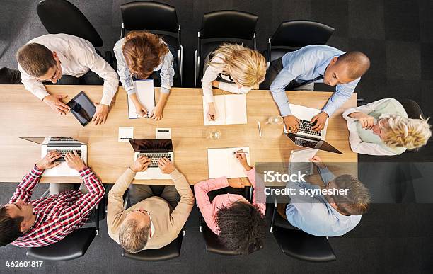 Reunión De Negocios Foto de stock y más banco de imágenes de Adulto - Adulto, Africano-americano, Afrodescendiente