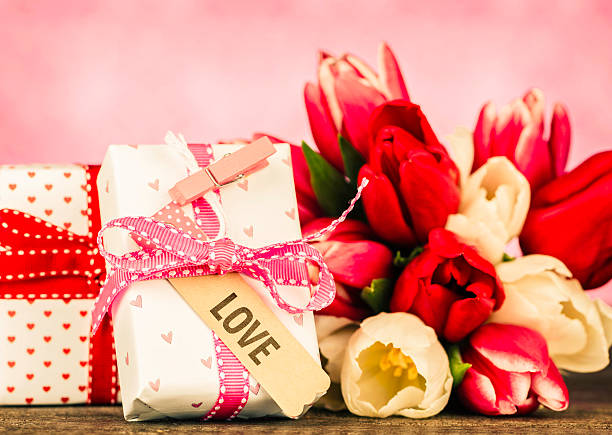 istock Valentine's Day Gifts and Flowers 462603477