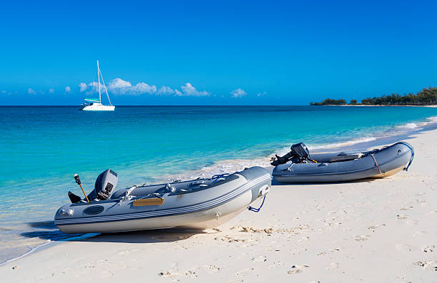 istock Rubber Dinghy at Beach of Bahamas 462603551