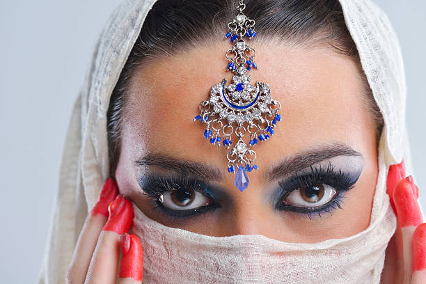 istock Beautiful Woman with  Luxury Makeup 462604381