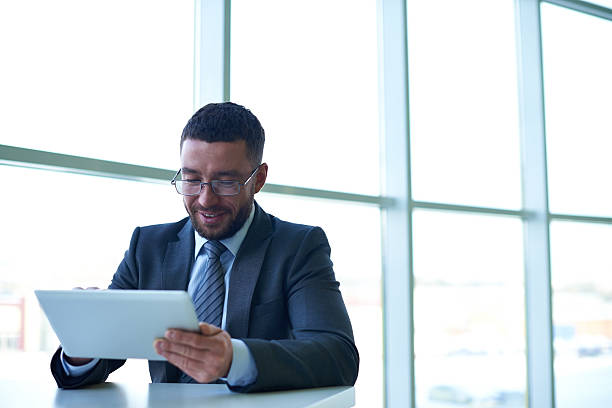 istock Businessman surfing the net 462643817