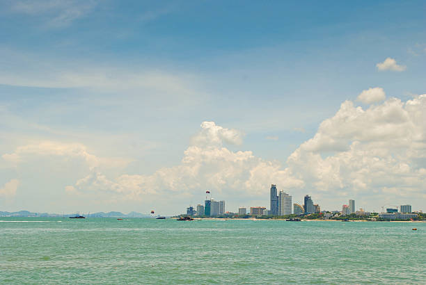 istock city and the sea 462653357