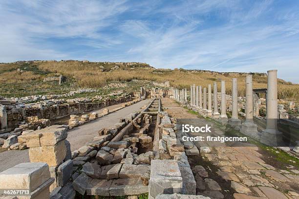 Perge 관자놀이 건축에 대한 스톡 사진 및 기타 이미지 - 건축, 게이트, 고고학