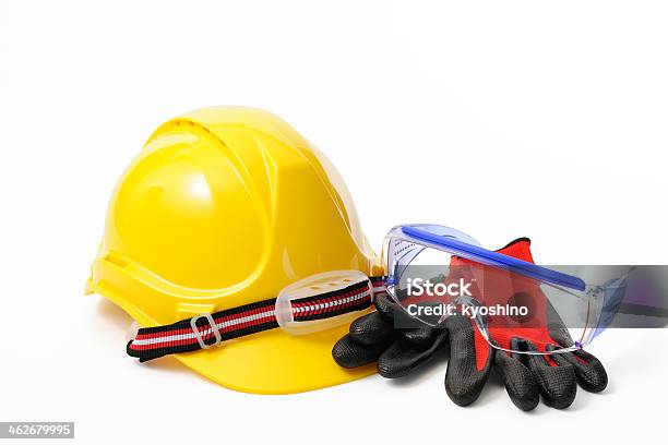 黄色工事用ヘルメットに安全用具 - 安全用具のストックフォトや画像を多数ご用意 - 安全用具, 工事用ヘルメット, 建設